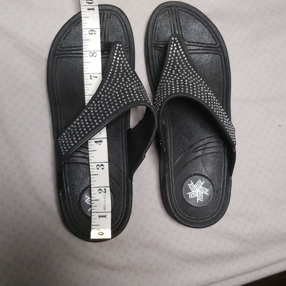 Womenâs Topshop Pharo Chunky Flip Flop, Size 10.5US - Black | Fashion Gone Rogue